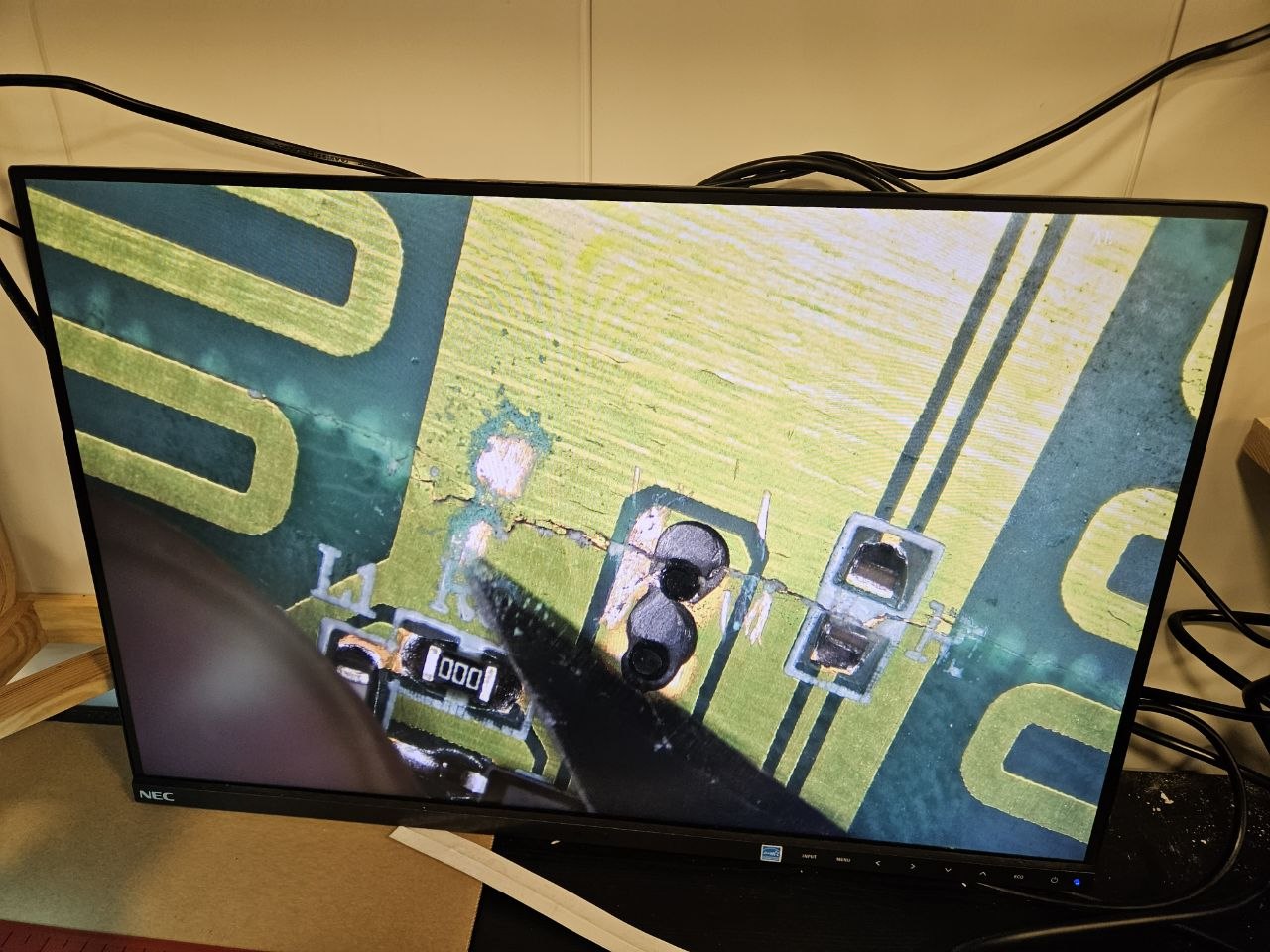 PCB repair under the microscope